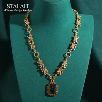 Vintage Square Green Glass Pendant Necklace Relief Palace Antique Gold Color Lion Woman Accessories Luxury Dubai Jewelry 2025